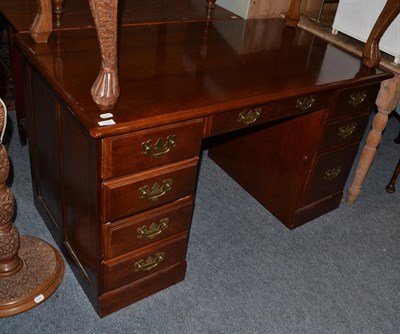 Lot 1132 - Reproduction twin pedestal office desk