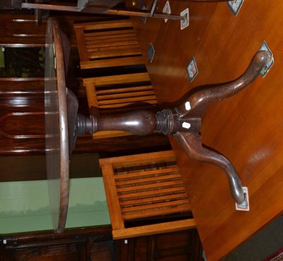 Lot 1277 - A Georgian mahogany tilt top tea table