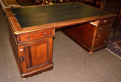 Lot 1371 - Victorian twin pedestal partners desk