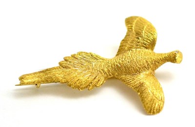 Lot 53 - A pheasant brooch, realistically modelled to depict the bird in flight, set with a rose cut diamond