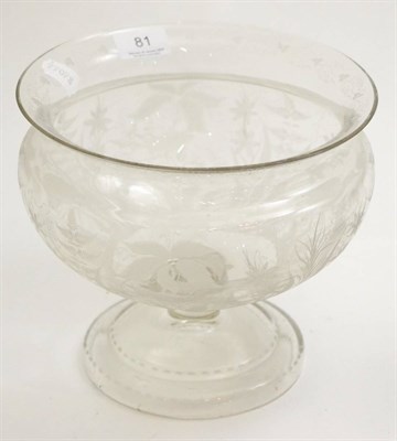 Lot 81 - A Victorian etched glass bowl