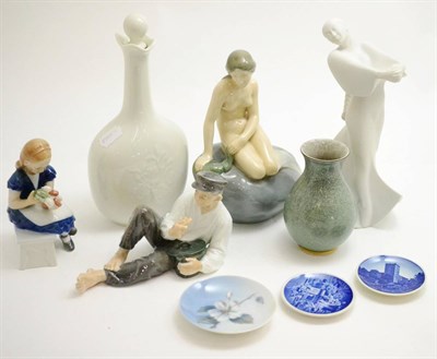 Lot 85 - A tray of Royal Copenhagen including figures, a vase and decanter