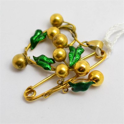 Lot 155 - A green enamelled vine leaf motif and gold bead pendant and matching brooch (a.f.)