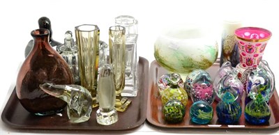 Lot 223 - Two trays of Mdina, Selkirk, Kosta and other glassware