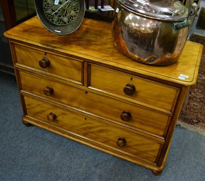 Lot 1252 - Three height Victorian chest of drawers