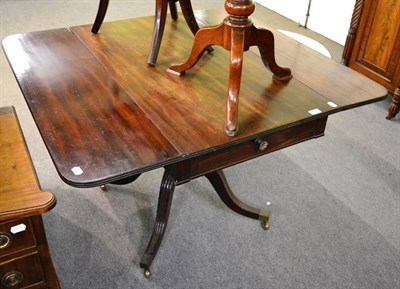 Lot 1304 - A Regency mahogany drop leaf table, 115cm long (extended) x 70cm high