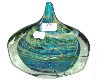 Lot 379 - A Mdina axe head glass vase