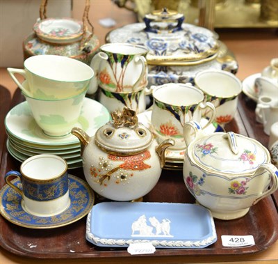 Lot 428 - A quantity of ceramics including Wedgwood, Royal Doulton, Oriental ceramics etc