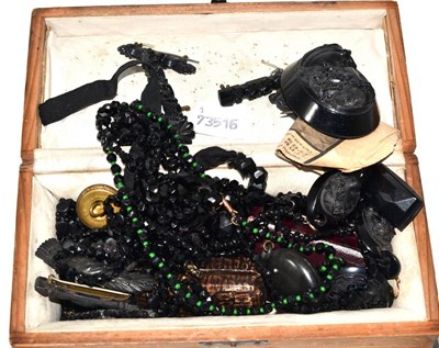 Lot 459 - A small quantity of jet and other jewellery including brooches, earrings, necklaces etc (some a.f.)