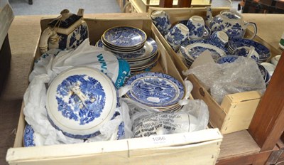 Lot 1086 - Quantity of Willow pattern tableware (two boxes)