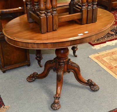 Lot 1238 - A Victorian mahogany breakfast table