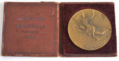 Lot 18 - French bronze medal, 1900 Universal Exposition, Paris, in case