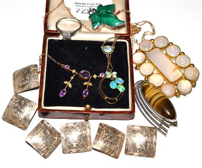 Lot 15 - Quantity of assorted jewellery, including an opal necklace, an amethyst and seed pearl...