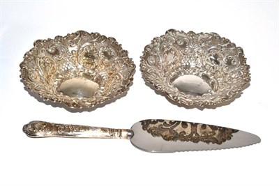 Lot 32 - Two silver dishes and a cake knife