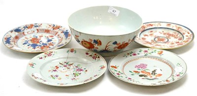 Lot 47 - A group of Chinese export ceramics - four plates (all a.f.) and one bowl (5)