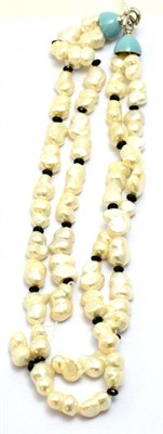 Lot 179 - A pearl necklace