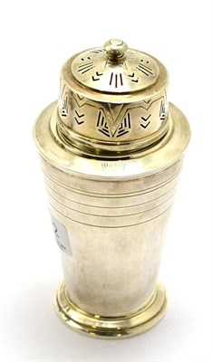 Lot 312 - Art Deco silver sifter, 1935