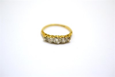 Lot 332 - A diamond five stone ring