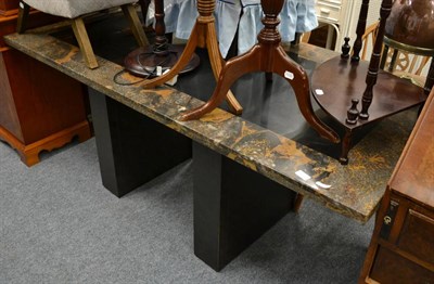 Lot 1032 - Modern marble style dining table