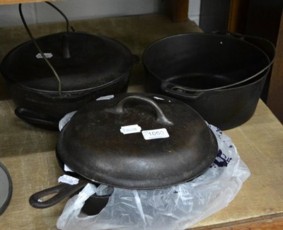 Lot 1050 - Two Grisewold 'Erie' ovens, cornbread skillet and large Wagner pan (American) - USA History items