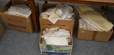 Lot 1075 - A quantity of assorted white linen, embroidered linens, cottons, table linens, napkins etc...