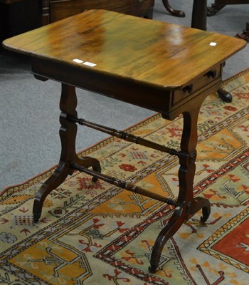 Lot 1224 - A Victorian mahogany drop leaf side table