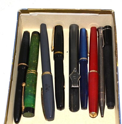 Lot 114 - A collection of assorted fountain pens
