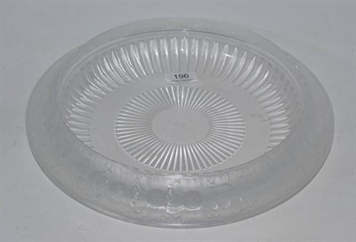 Lot 196 - A modern Lalique glass fruit bowl