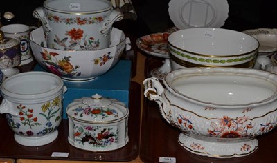 Lot 201 - Thomas Goode, Vista Alegri, Herrend and other collectable china (two trays)