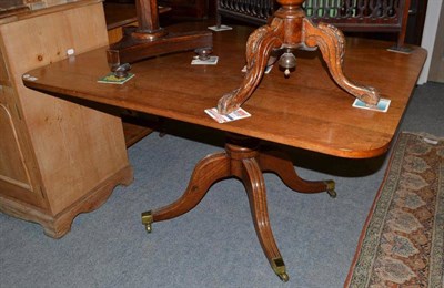 Lot 612 - Mahogany pedestal breakfast table