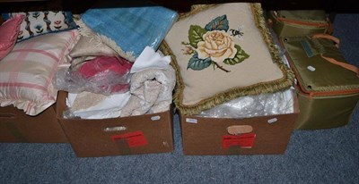 Lot 800 - A quantity of linen, cushions, picnic boxes, etc