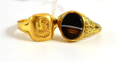 Lot 39 - An 18ct gold sardonyx ring and a crested signet ring for the Babington family