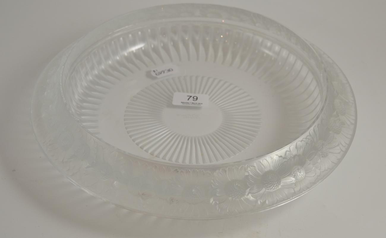 Lot 79 - A modern Lalique glass fruit bowl