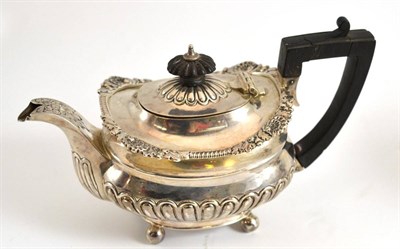 Lot 114 - A bachelors silver teapot, Sheffield 1909