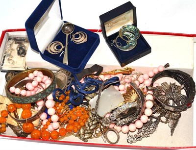 Lot 196 - A quantity of costume jewellery including paste set items, beads, earrings etc