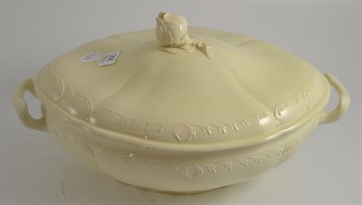 Lot 295 - 18th century Wedgwood creamware tureen