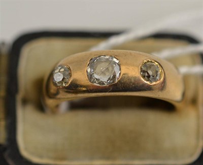 Lot 311 - A three stone ring