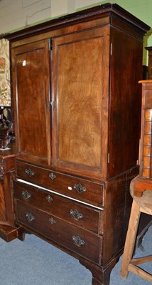 Lot 531 - A dwarf mahogany linen press