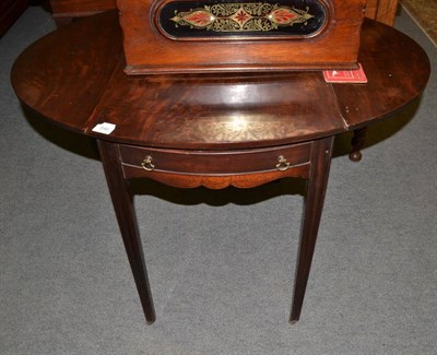 Lot 546 - A George III mahogany Pembroke table