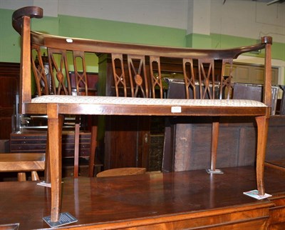 Lot 605 - An Edwardian mahogany parlour settee