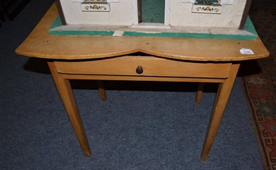 Lot 738 - A Victorian pine side table