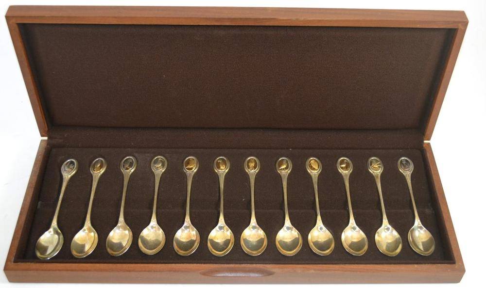 Lot 70 - Twelve silver RSPB spoons (cased with certificate)