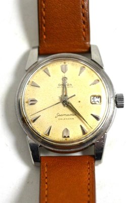 Lot 105 - A stainless steel automatic wristwatch, signed Omega, Seamaster calendar