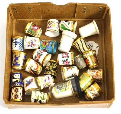 Lot 318 - * A collection of Royal Crown Derby and other thimbles