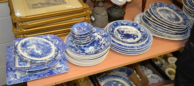 Lot 1075 - Quantity of blue and white pottery