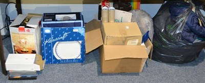 Lot 1110 - * A quantity of boxed items including bread maker, boxed dinnerwares, table lamp, cushions, etc