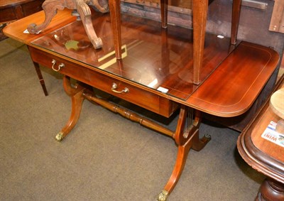 Lot 1255 - Reproduction mahogany sofa table