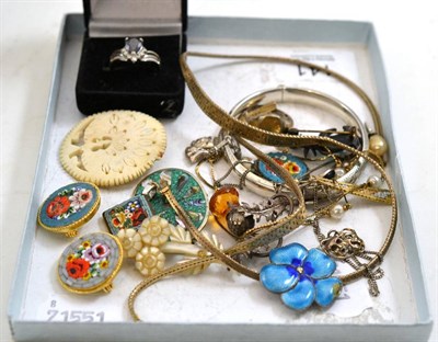 Lot 141 - Micro mosaic brooches, silver jewellery etc