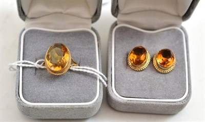 Lot 160 - A citrine ring and earring set