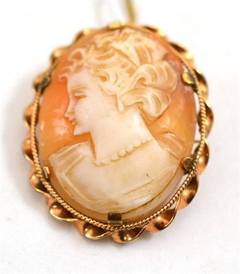 Lot 169 - Cameo brooch in a rolled gold frame